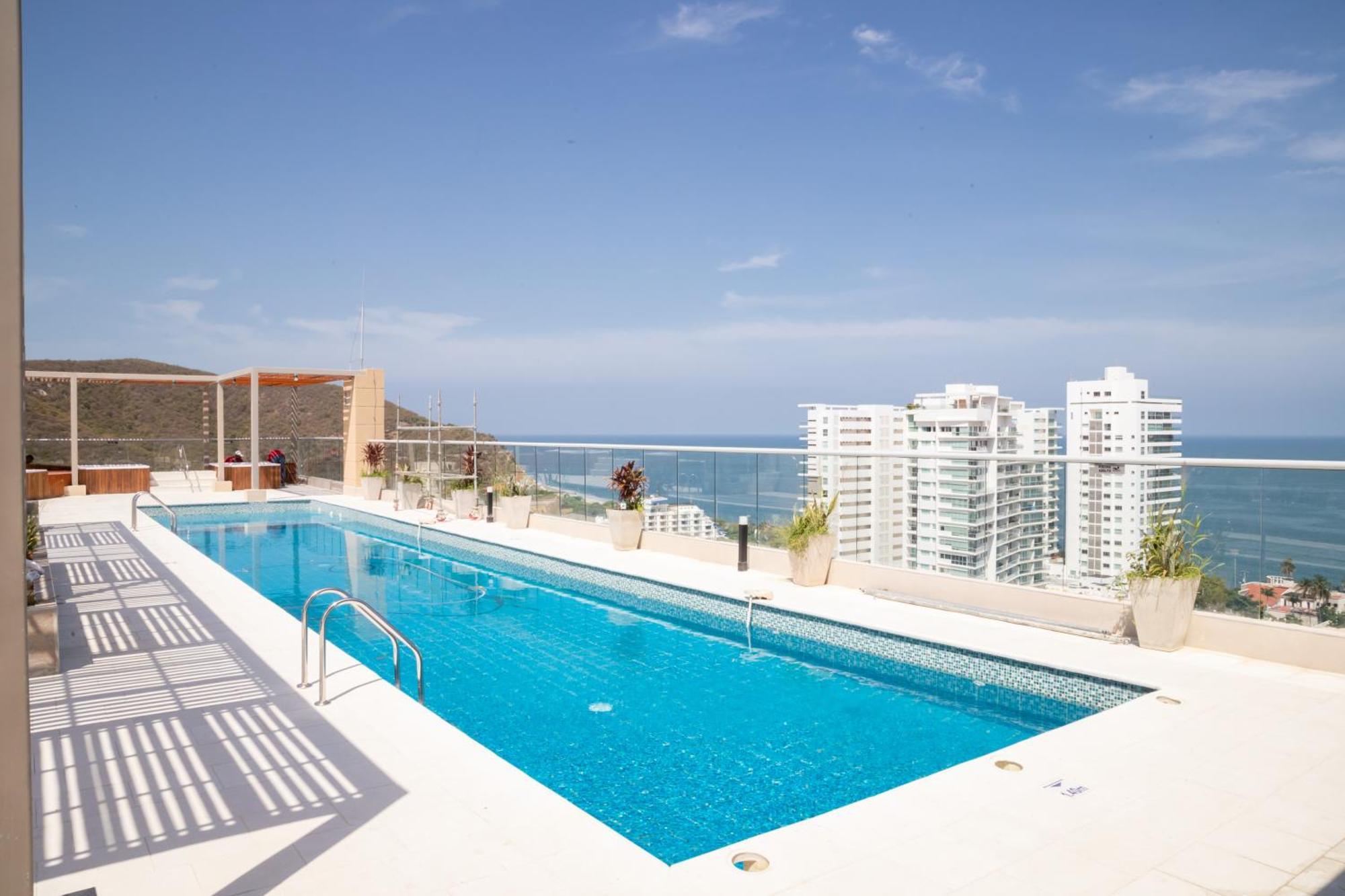 Beachside Bliss: Salguero Apartment Gaira