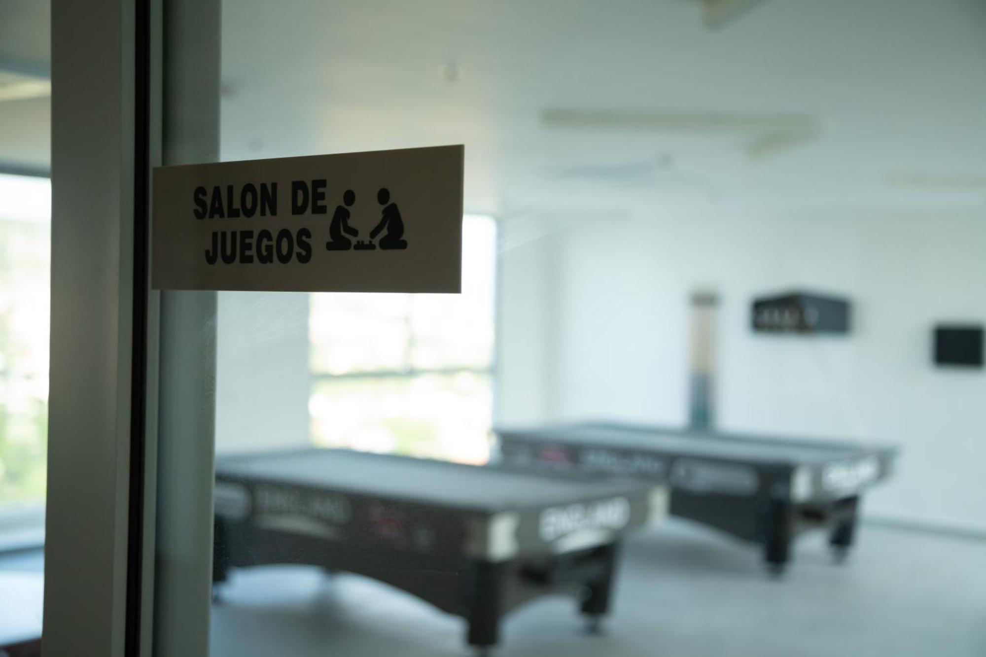 Beachside Bliss: Salguero * Gaira